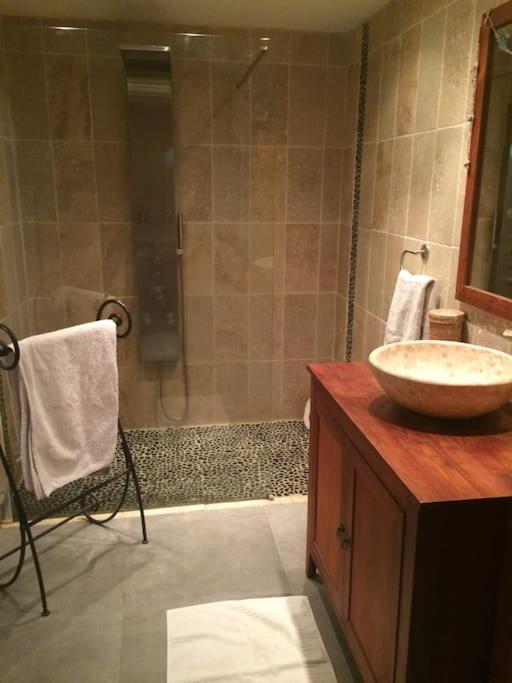 Appartement Sur La Colline Avec Acces Piscine Volx Eksteriør bilde